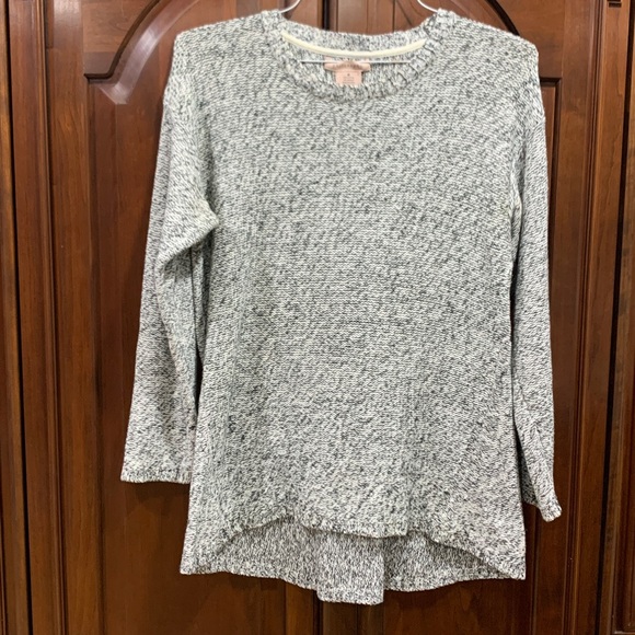 Philosophy Sweaters - Philosophy Crew Neck sweater women
Size M
Color. Dream Ivory and Black